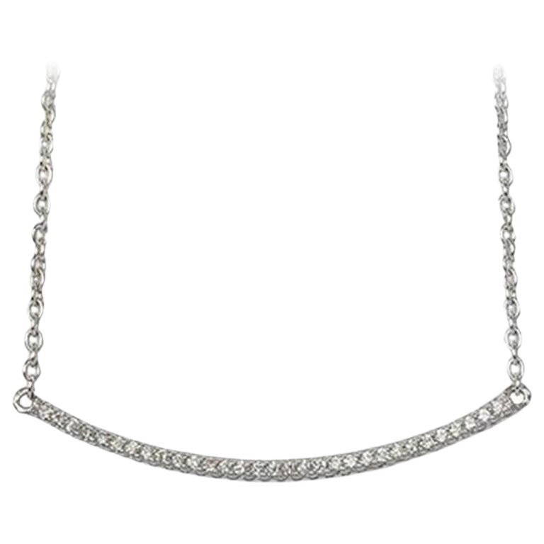 14 Karat White Gold 1.06 Carat Diamond Curved Bar Necklace For Sale at
