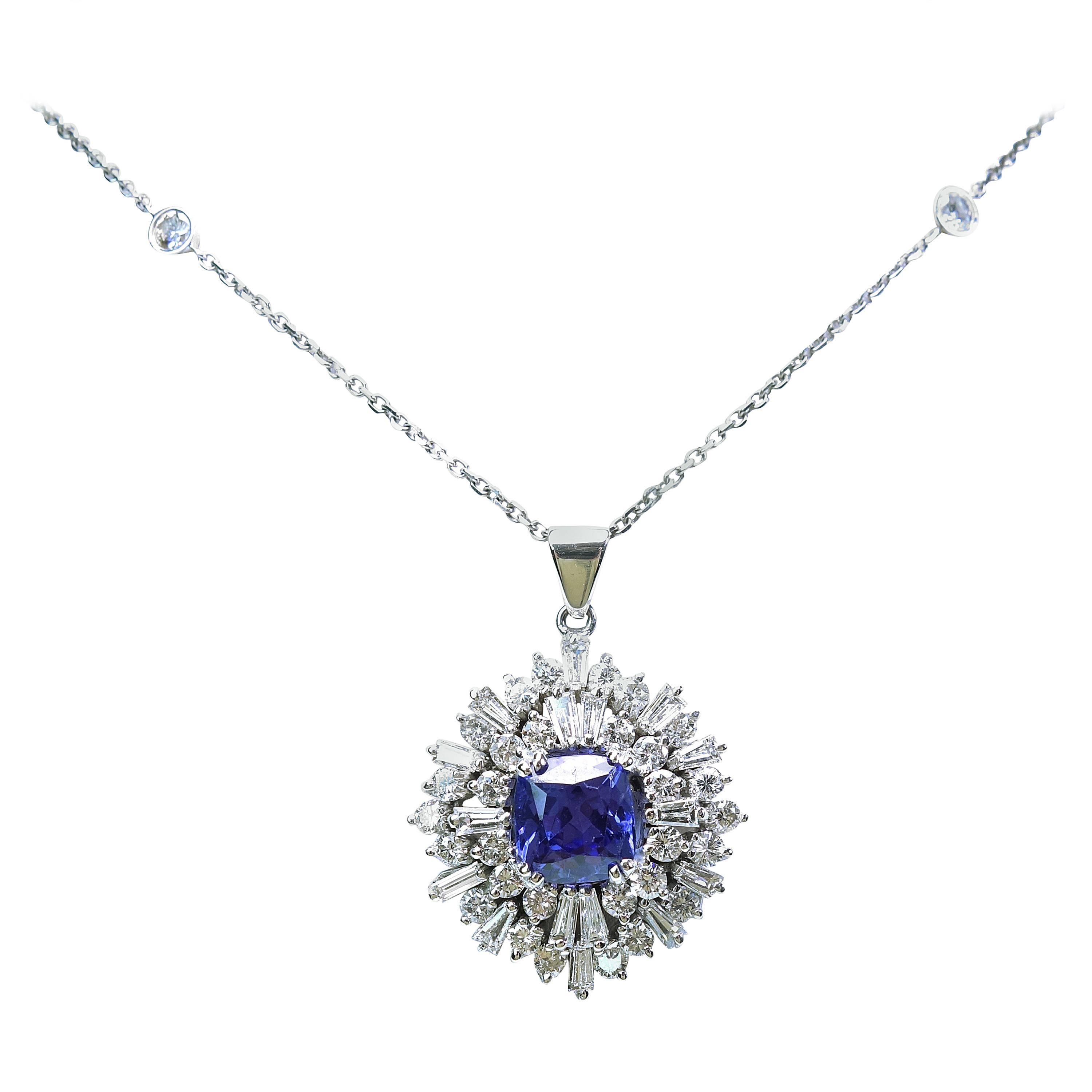 Gorgeous Tanzanite Diamond Gold Pendant Necklace For Sale