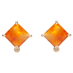 Boucles d'oreilles design en or jaune 18 carats, diamants blancs, cornaline taillée en carré