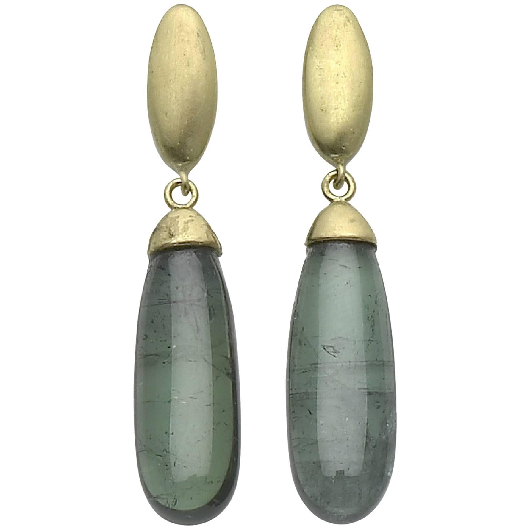Green Tourmaline Gold Pebble Drop Earrings For Sale