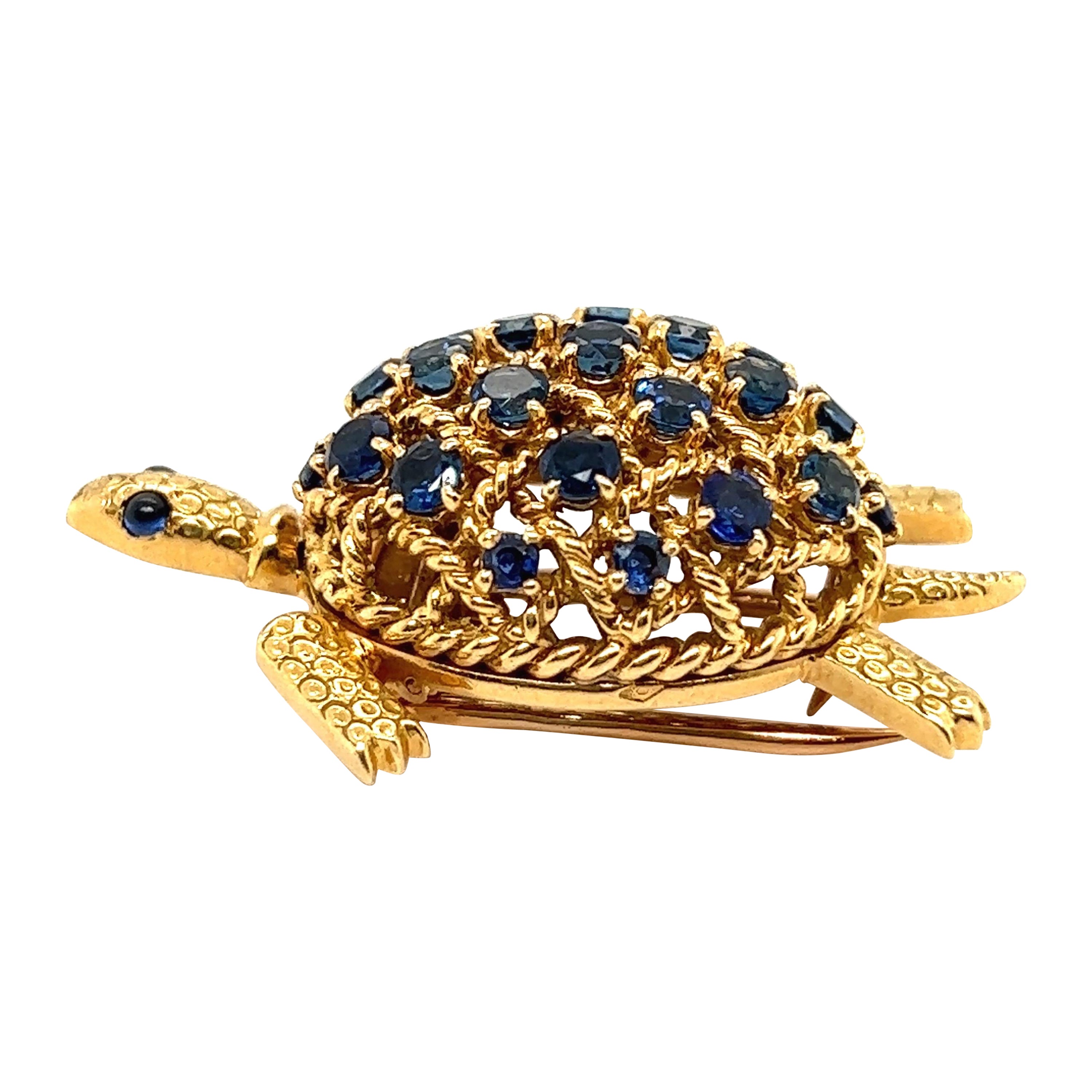 18 Karat Yellow Gold and Sapphire Turtle Brooch, by Cartier, circa 1950-1960s For Sale