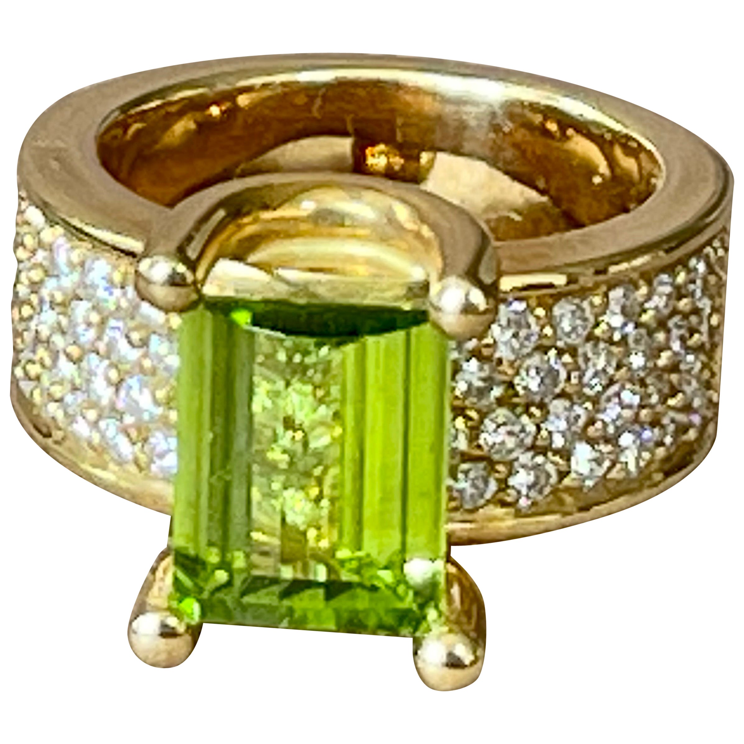 18 K Yellow Gold Ring Gübelin Lucerne Peridot Diamonds For Sale