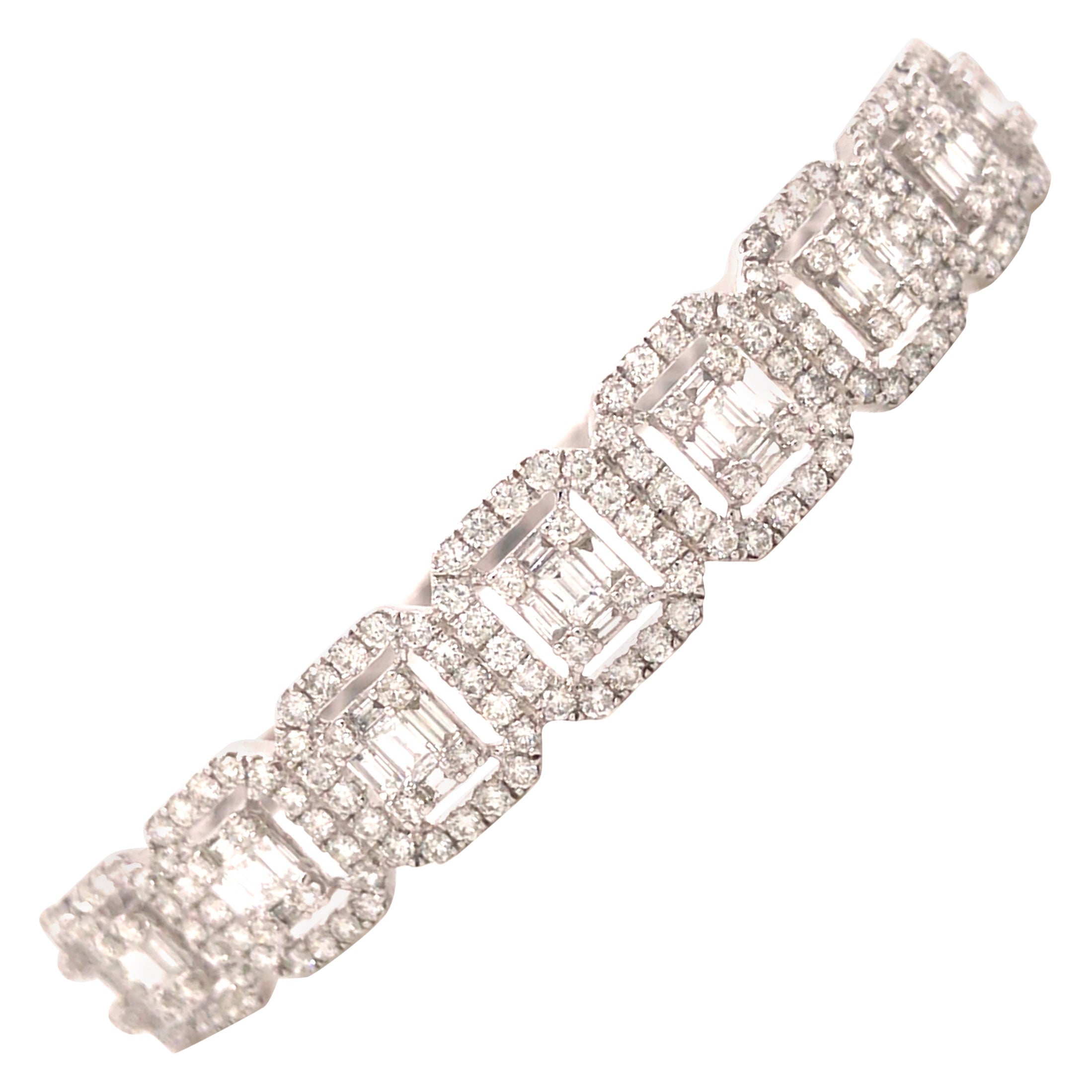 Diamond bangle in 14k white gold For Sale at 1stDibs