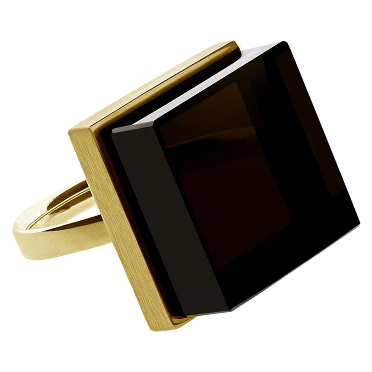 Anillo Contemporáneo de Oro Amarillo de Dieciocho Kilates con Cuarzo Ahumado de Artista