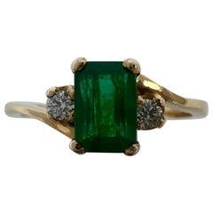 IGI Certified Green Emerald and Diamond Three-Stone Trilogy Yellow Gold Ring