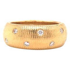 18K Morelli Textured Diamond Band Yellow Gold