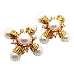 Elizabeth Gage Pearl and Diamond 18 Karat Yellow Gold Clip Earrings, circa 1990