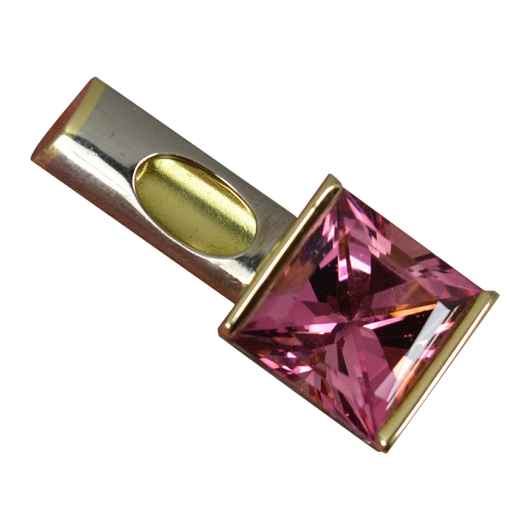 Beautiful 18 Carat Gold and Pink Tourmaline Pendant For Sale