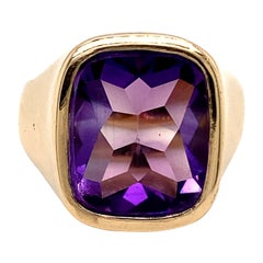 Vintage Amethyst Signet Ring 14 Karat Yellow Gold