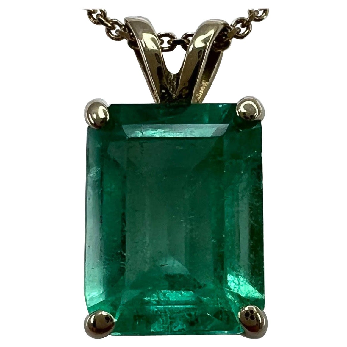 IGI Certified Colombian Emerald 1.98ct Vivid Green Yellow Gold Pendant ...