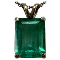 IGI Certified Colombian Emerald 1.98ct Vivid Green Yellow Gold Pendant Necklace