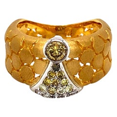 Dilys' Honeycomb Fancy Color and White Diamond 18K Gold Ring