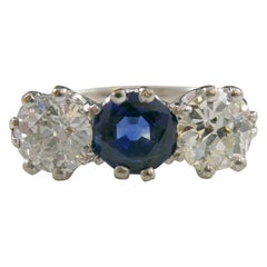 Vintage Classic Style Sapphire and Diamond Three Stone Ring in 18ct White Gold Setting