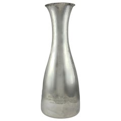 Carafe/vase en argent sterling martelé avec gravure de Cartier