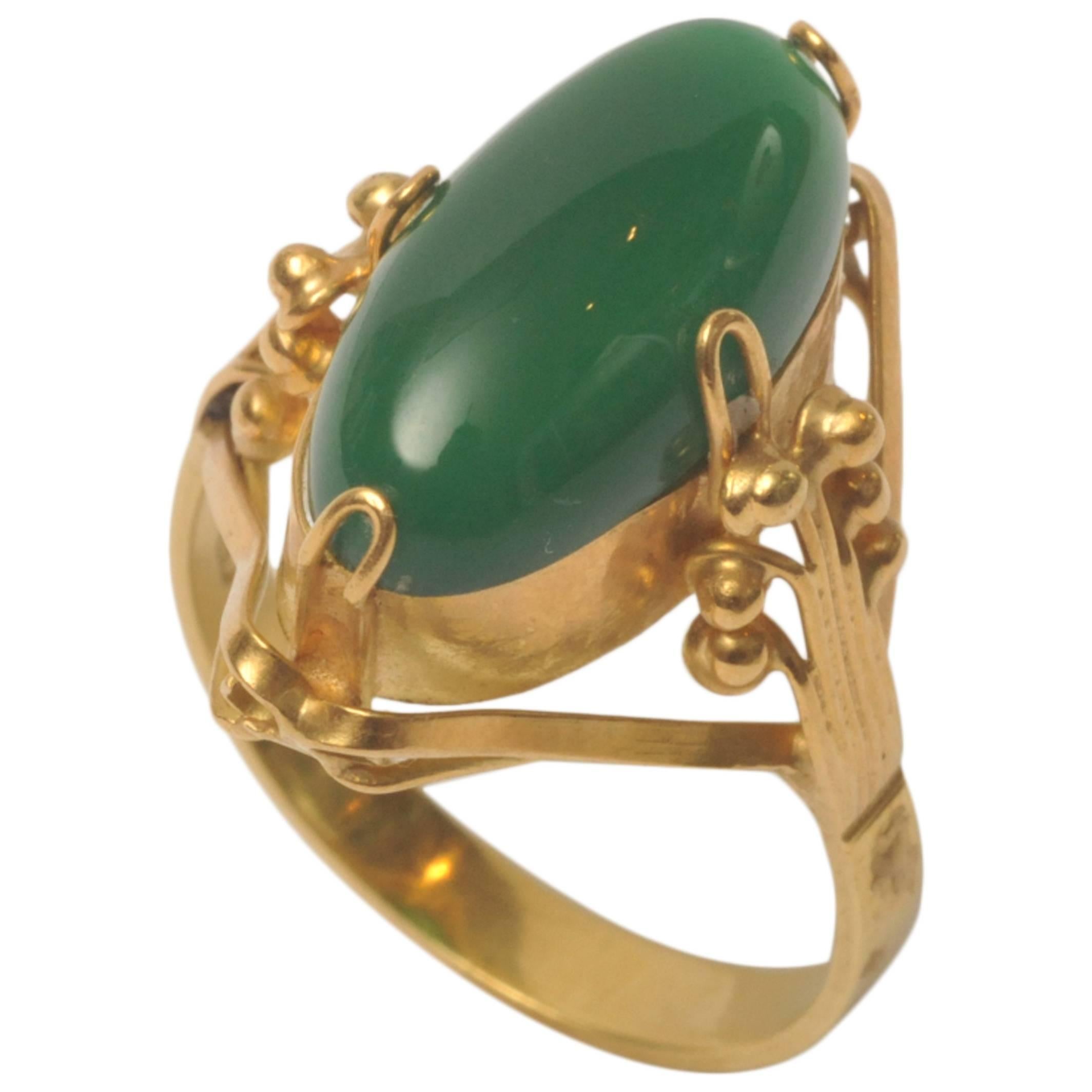 Art Deco Green Chalcedony and 18 Karat Gold Ring