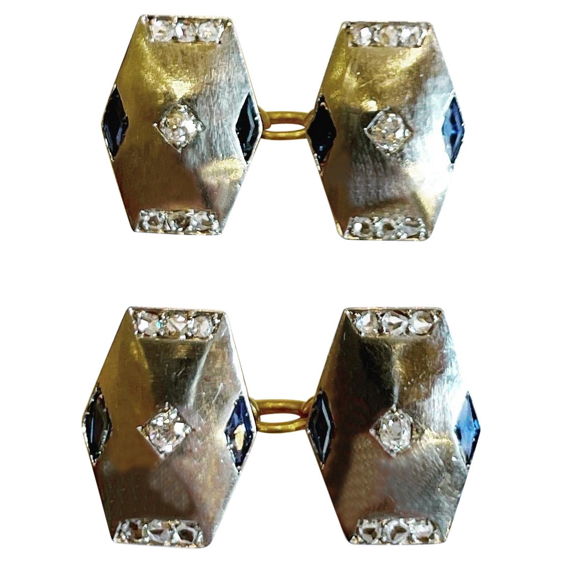Sechseckige Art-déco-Manschettenknöpfe aus Platin und Gelbgold mit Diamanten im Rosenschliff und Saphir