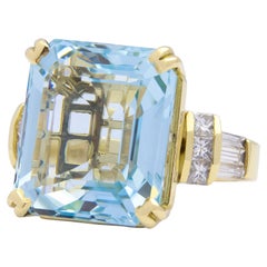 18 Karat Gold, 16.05 Carat Aquamarine & Diamond Ring