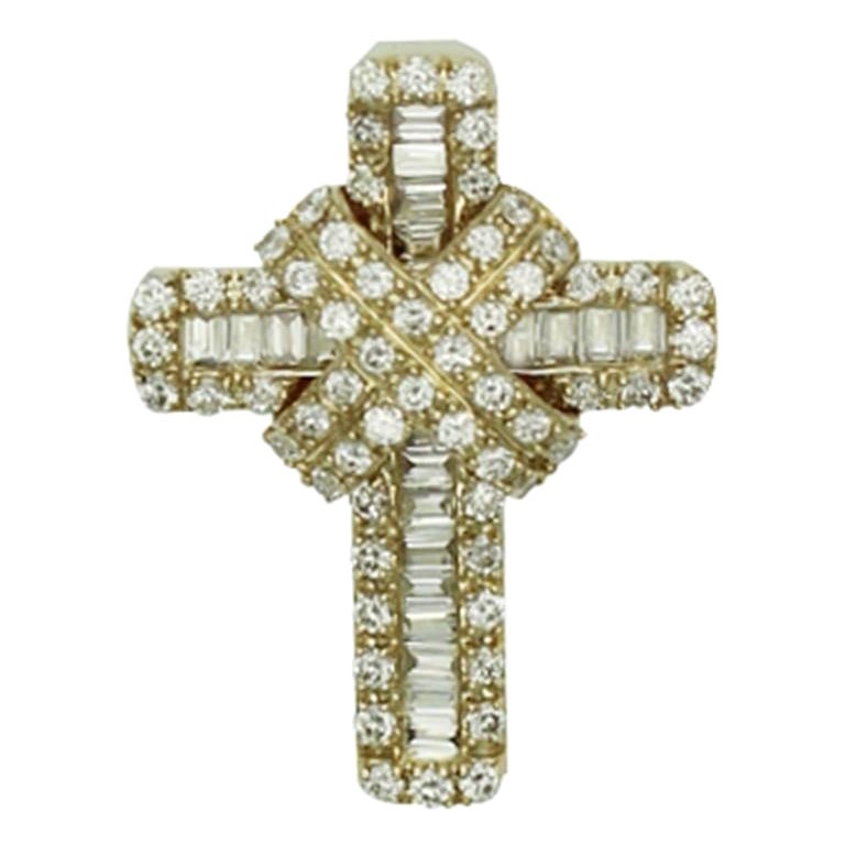 14K Yellow Gold 0.40 Ct Round & Baguette Diamonds Hight Cross Pendant For Sale