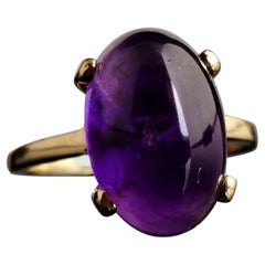 Vintage-Cocktailring mit Amethyst-Cabochon, 9 Karat Gelbgold, ca. 1970er Jahre