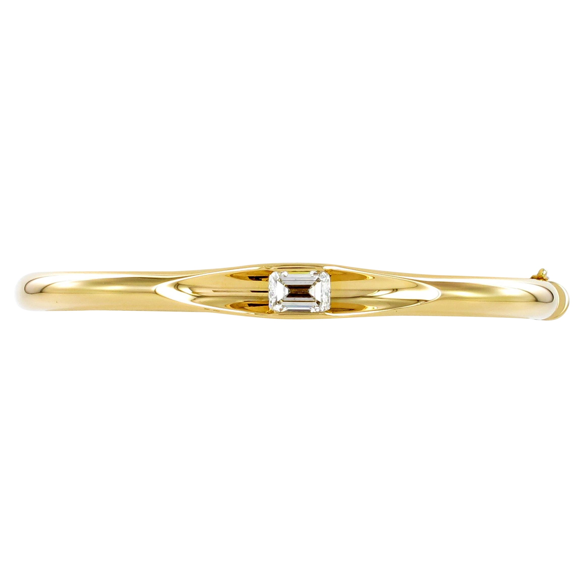Superb 1.34 Ct Emerald-Cut Diamond Bangle by Gübelin in 18 Karat Yellow Gold