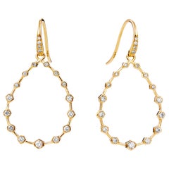 Pendientes Hexagonales de Oro Amarillo Syna con Diamantes