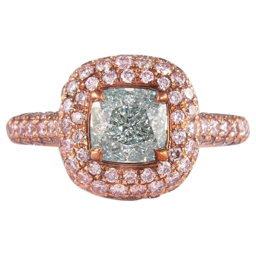 Alexander GIA - Diamant vert bleuté clair fantaisie de 1,38 carat avec diamants roses fantaisie en vente