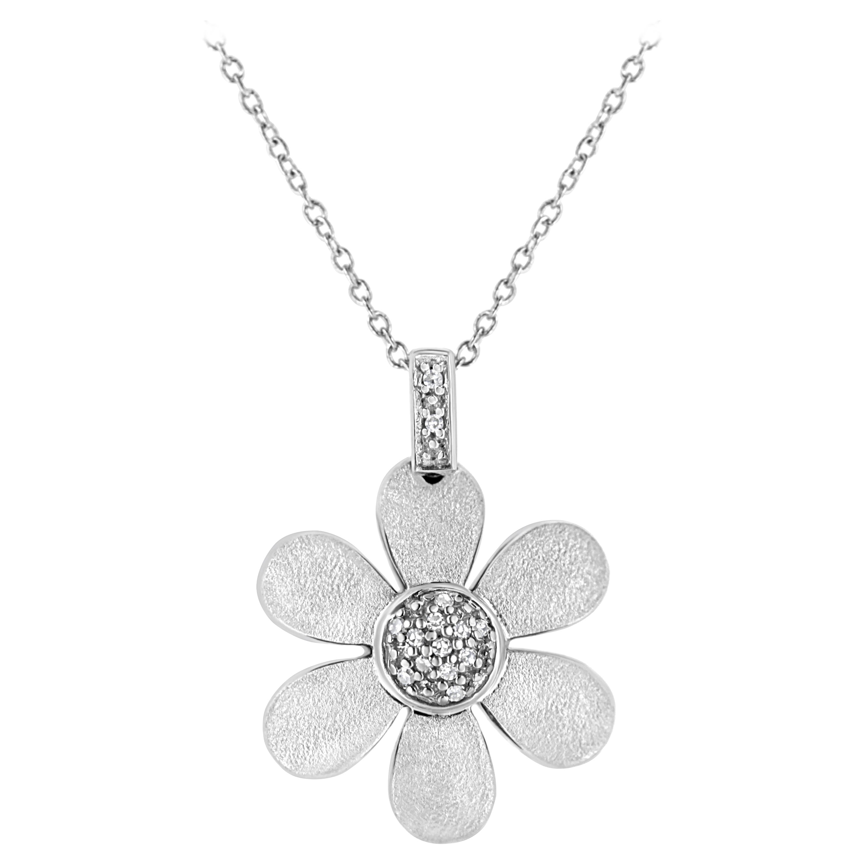 Collier pendentif fleur en argent sterling serti pavé de diamants .925