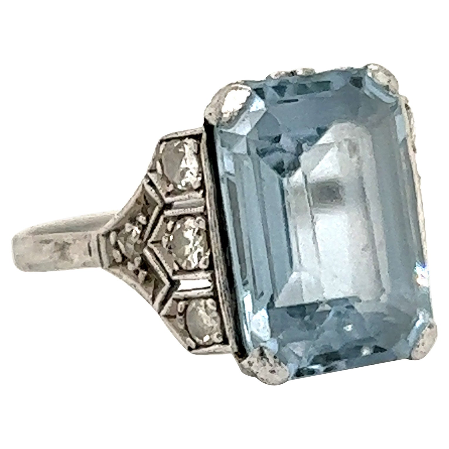 Art Deco Aqua Marine & Diamond Ring