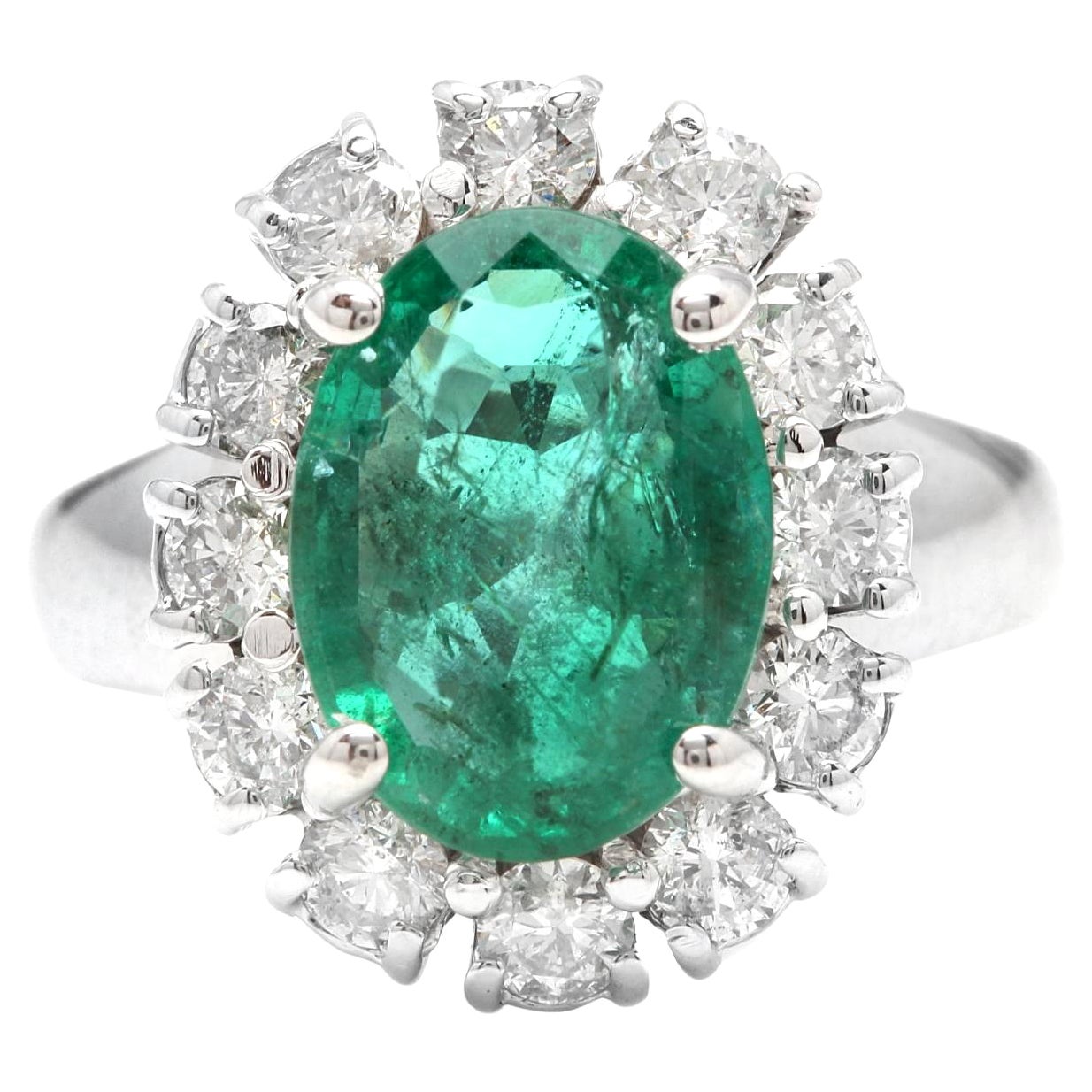 Ring mit 4,60 Karat natürlichem Smaragd und Diamant aus 14 Karat massivem Weißgold