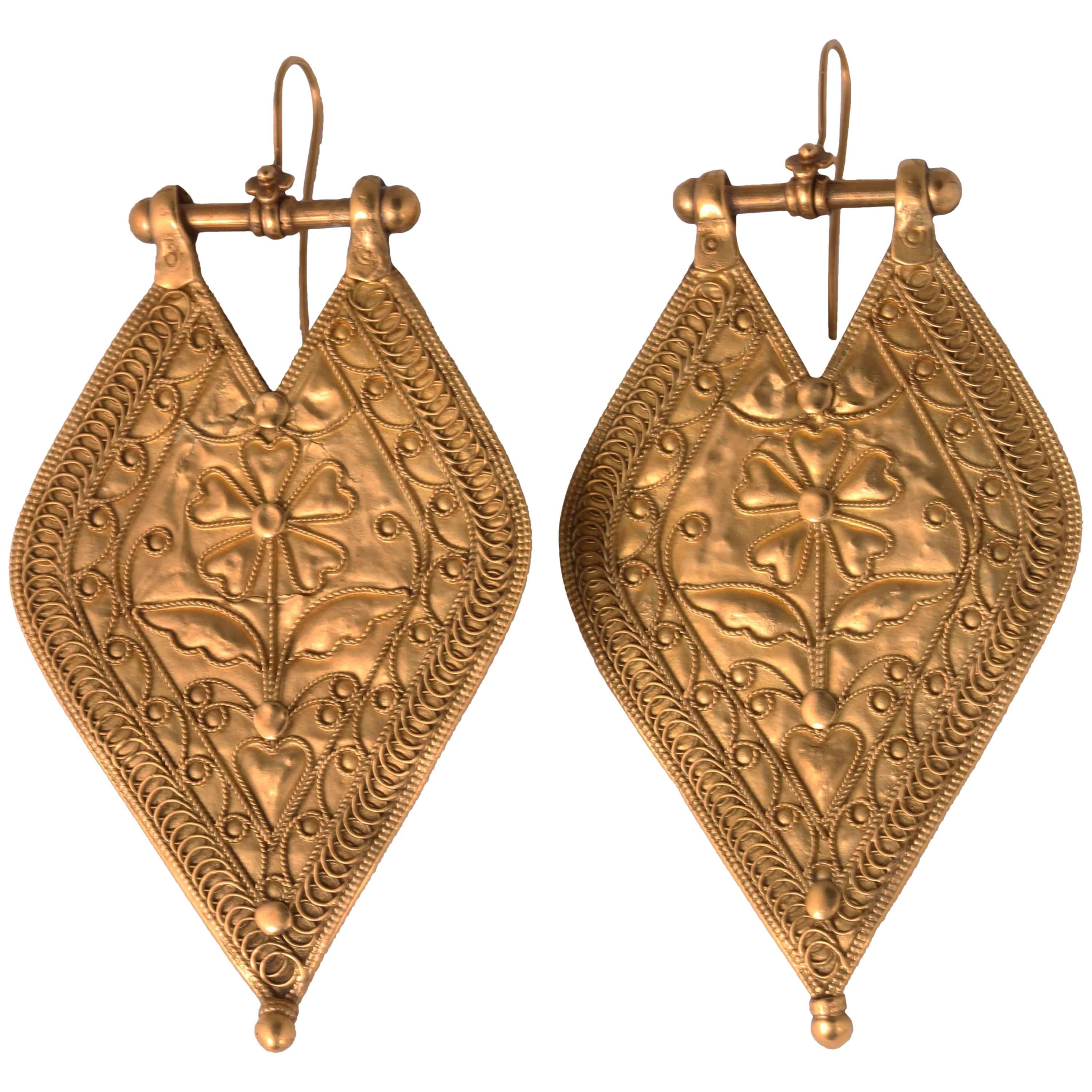 Antique Indian Gold Earrings For Sale