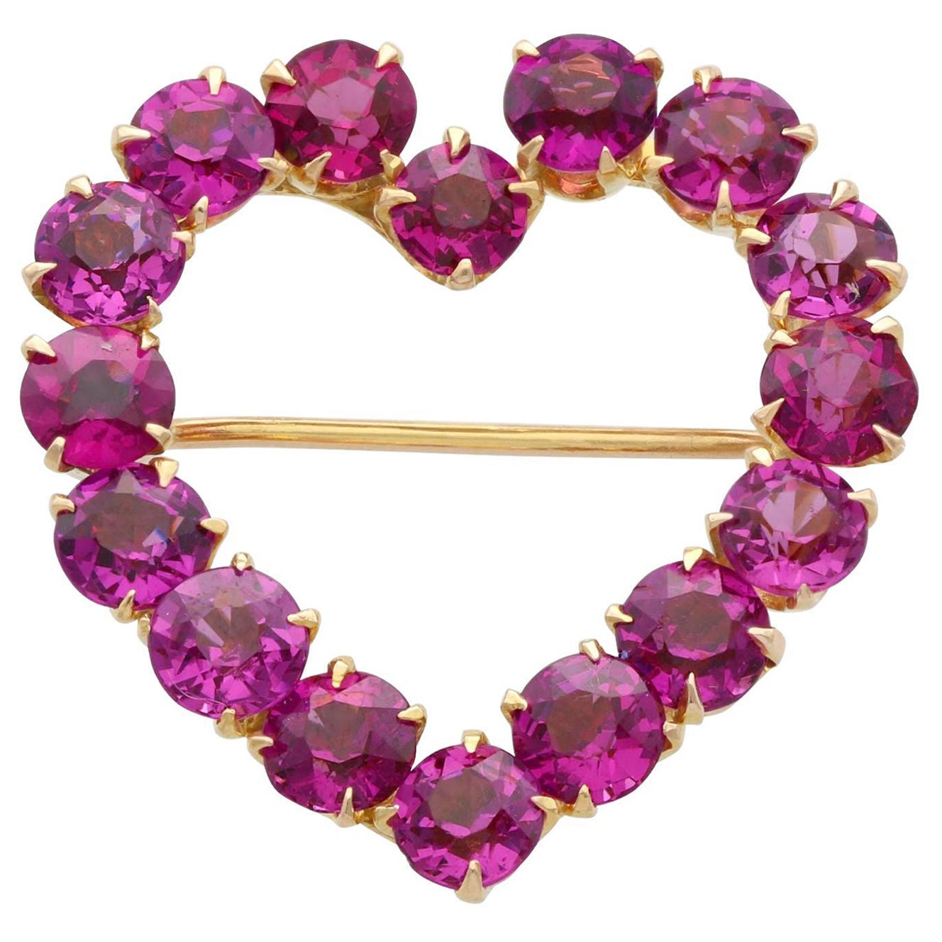 Antique 9.12 Carat Garnet and Yellow Gold Brooch For Sale