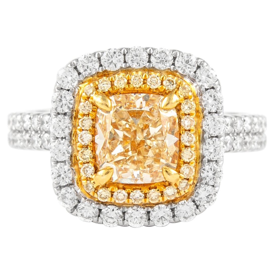 Alexander, bague bicolore 18 carats à double halo de diamants jaune fantaisie taille coussin VS2 de 1,65 carat
