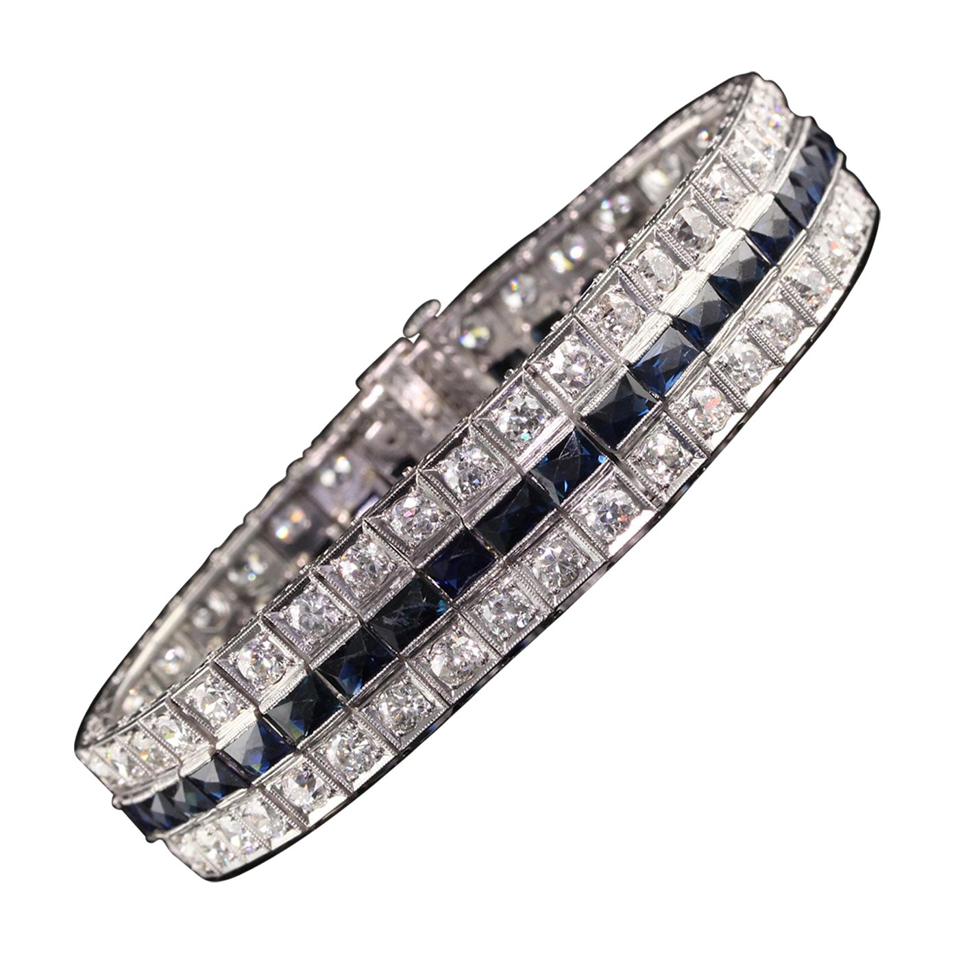 Antikes Art-Déco-Armband aus Platin mit altem europäischen Diamanten und Saphiren im Angebot