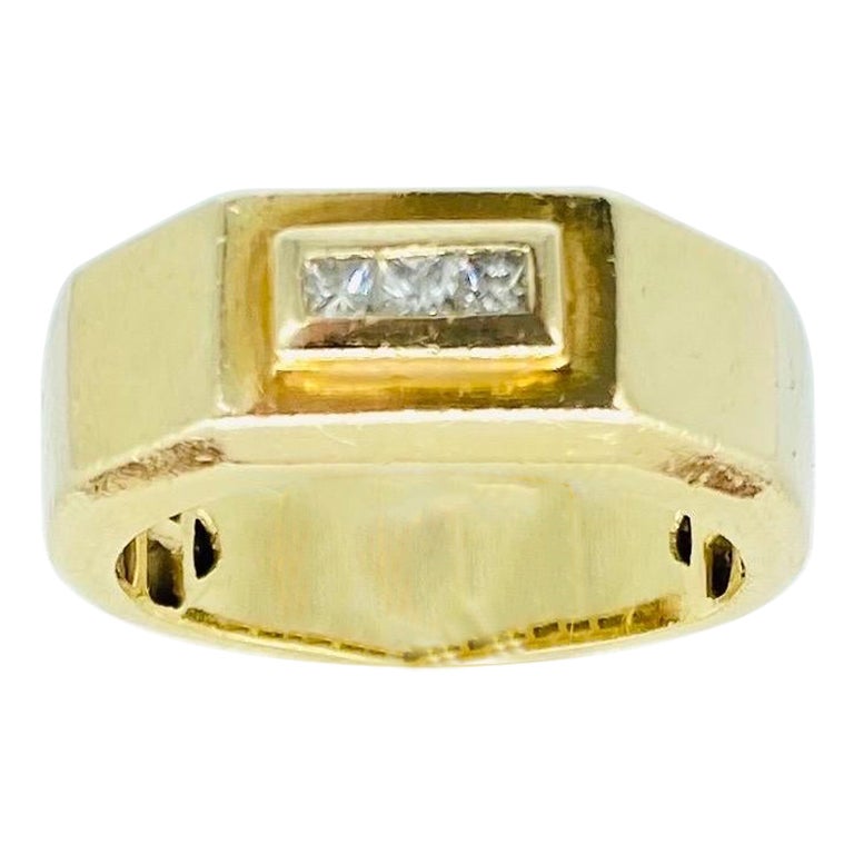 Men’s Vintage Bolt Design 0.18 Carat Princess Cut Diamonds Ring 14k Gold For Sale