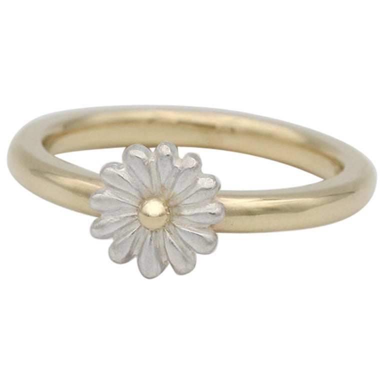 For Sale:  Small Daisy Ring/ 9ct Yellow Gold and Silver