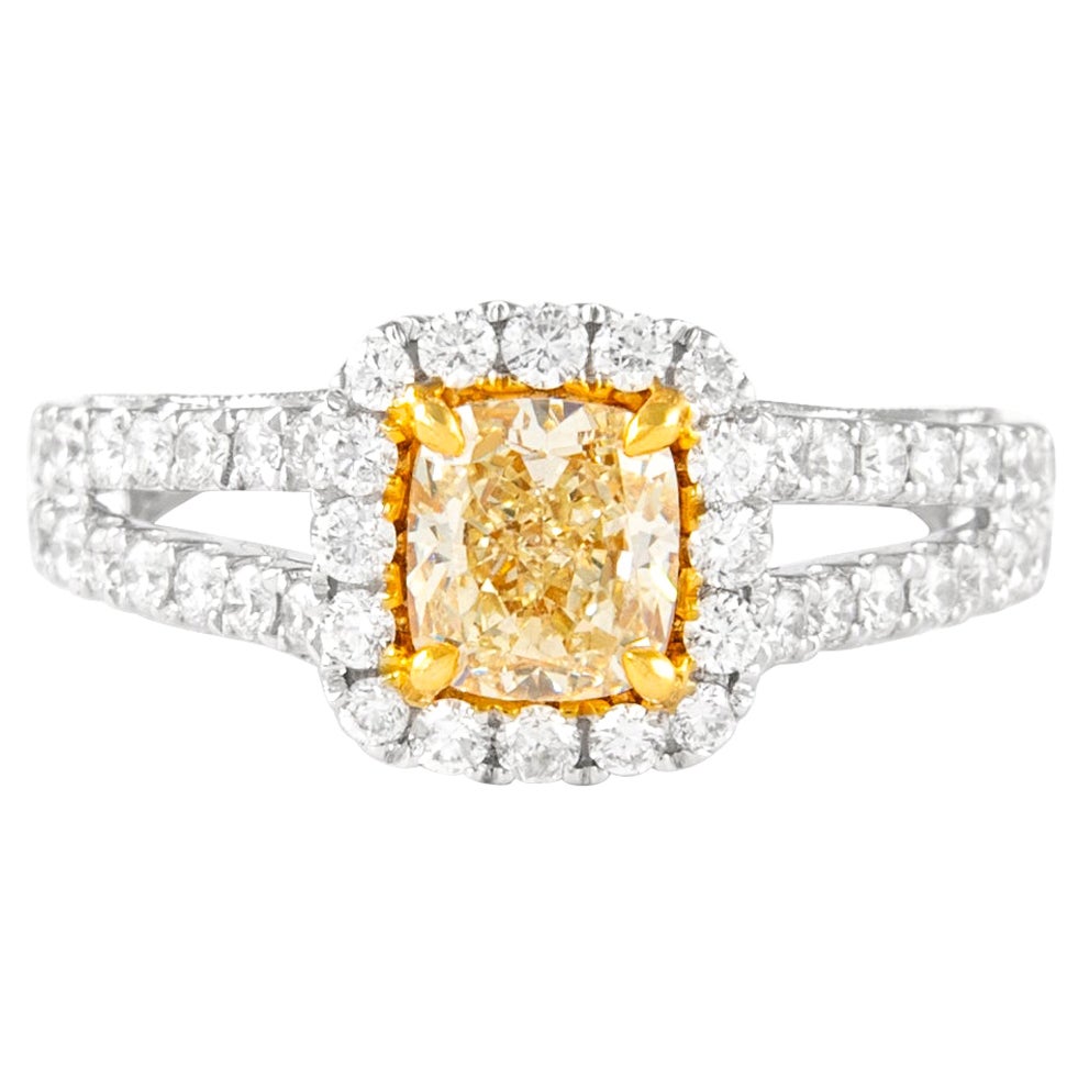 Alexander, bague bicolore 18 carats avec diamant jaune coussin fantaisie de 1,74 carat et halo