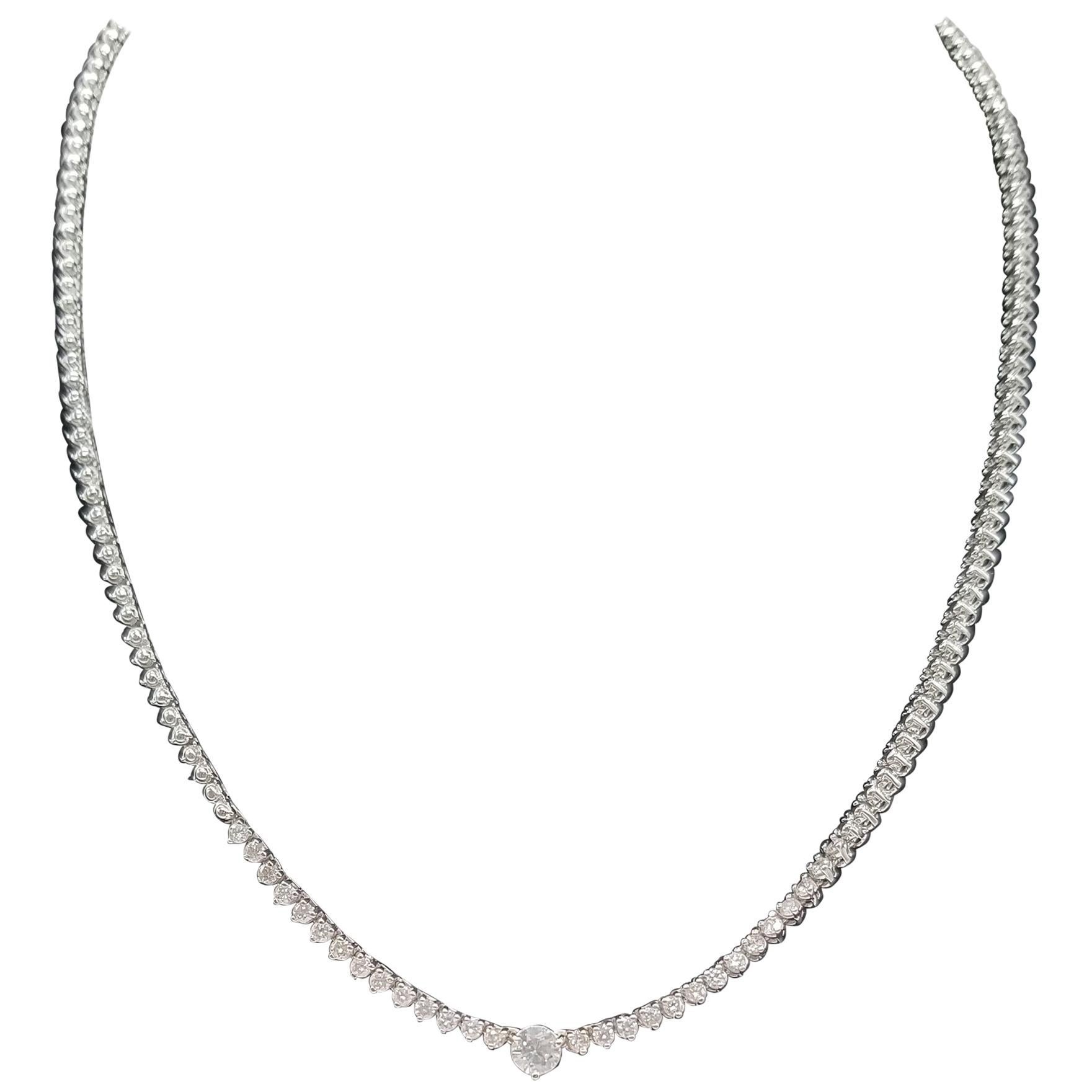 1.80 Carat White Gold Necklace Diamond Pendant For Sale at 1stDibs