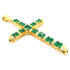 Retro Colombian Emerald Cross Pendant 18 Karat Yellow Gold