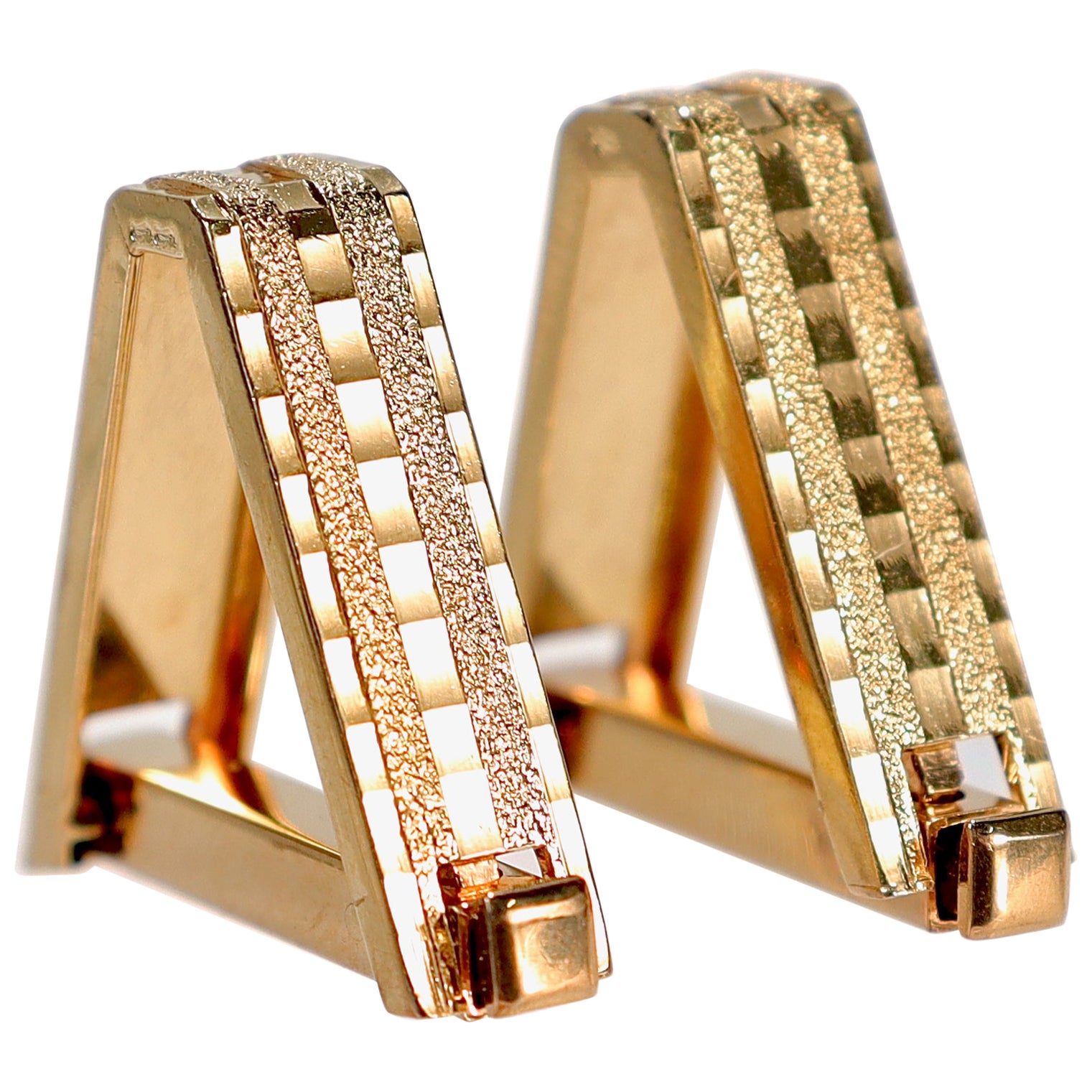 Signed 18 Karat French Gold Triangular or Wrapped Cufflinks For Sale