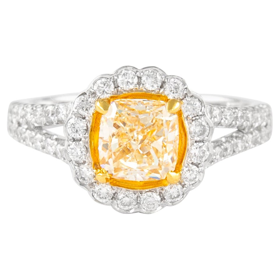 Alexander 1.93ctt Fancy Light Yellow Cushion VVS2 Diamant mit Halo Ring 18k