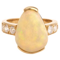 5 Carats Ethiopian Opal Diamonds 18 Carats Yellow Gold Ring