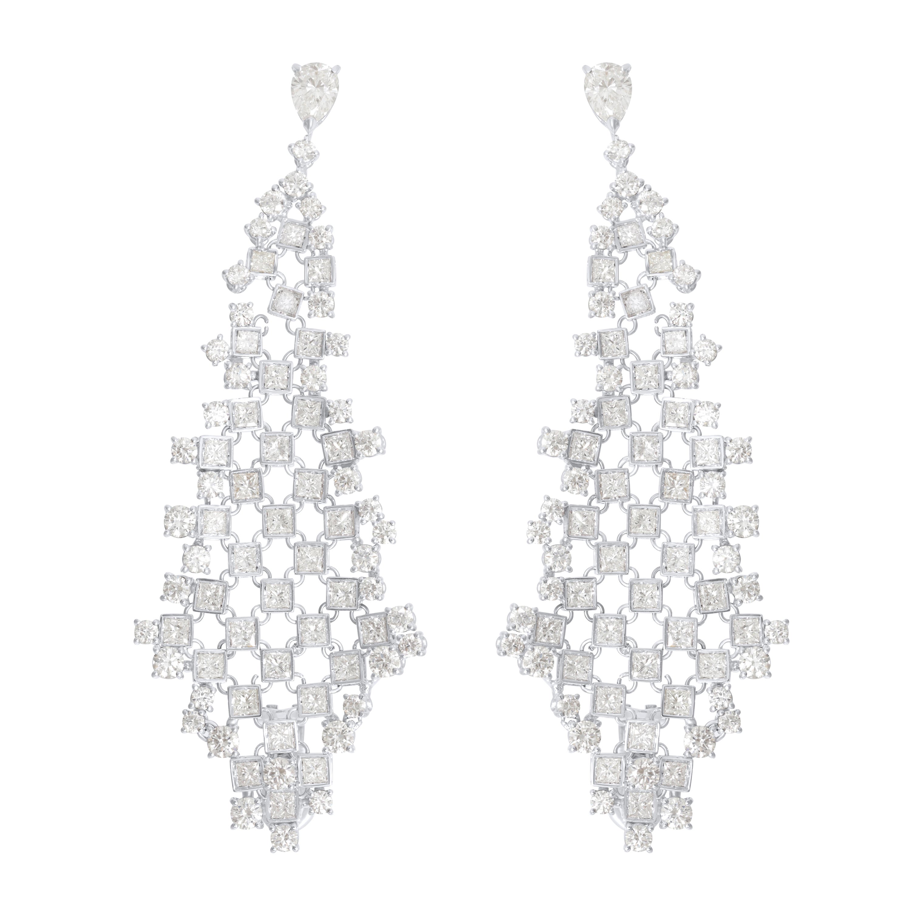 Diana M. Boucles d'oreilles chandelier en diamants de 11,60 carats 