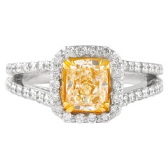 Alexander 2.08ctt Fancy Yellow Cushion Diamond with Halo Ring 18k Two Tone (bague à deux tons)
