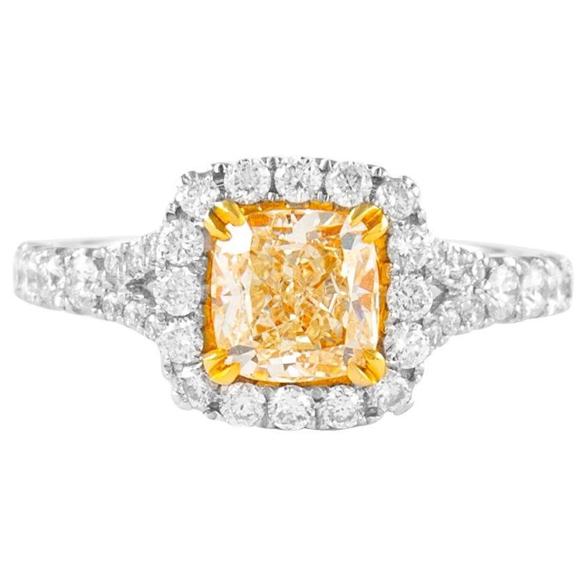 Alexander, bague 18 carats, diamant jaune clair fantaisie taille coussin VS1 de 1,72 carat en vente