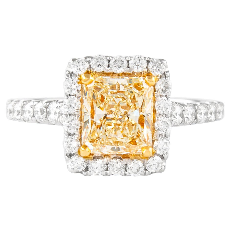 Alexander 2,21 Karat Ausgefallener gelber VS1 Kissenschliff Diamant mit Halo-Ring 18k Zweifarbiger Ring