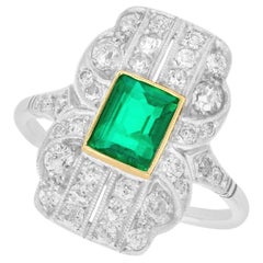 Bague en platine ornée d'émeraudes de 1,13 carat et de diamants de 1,11 carat