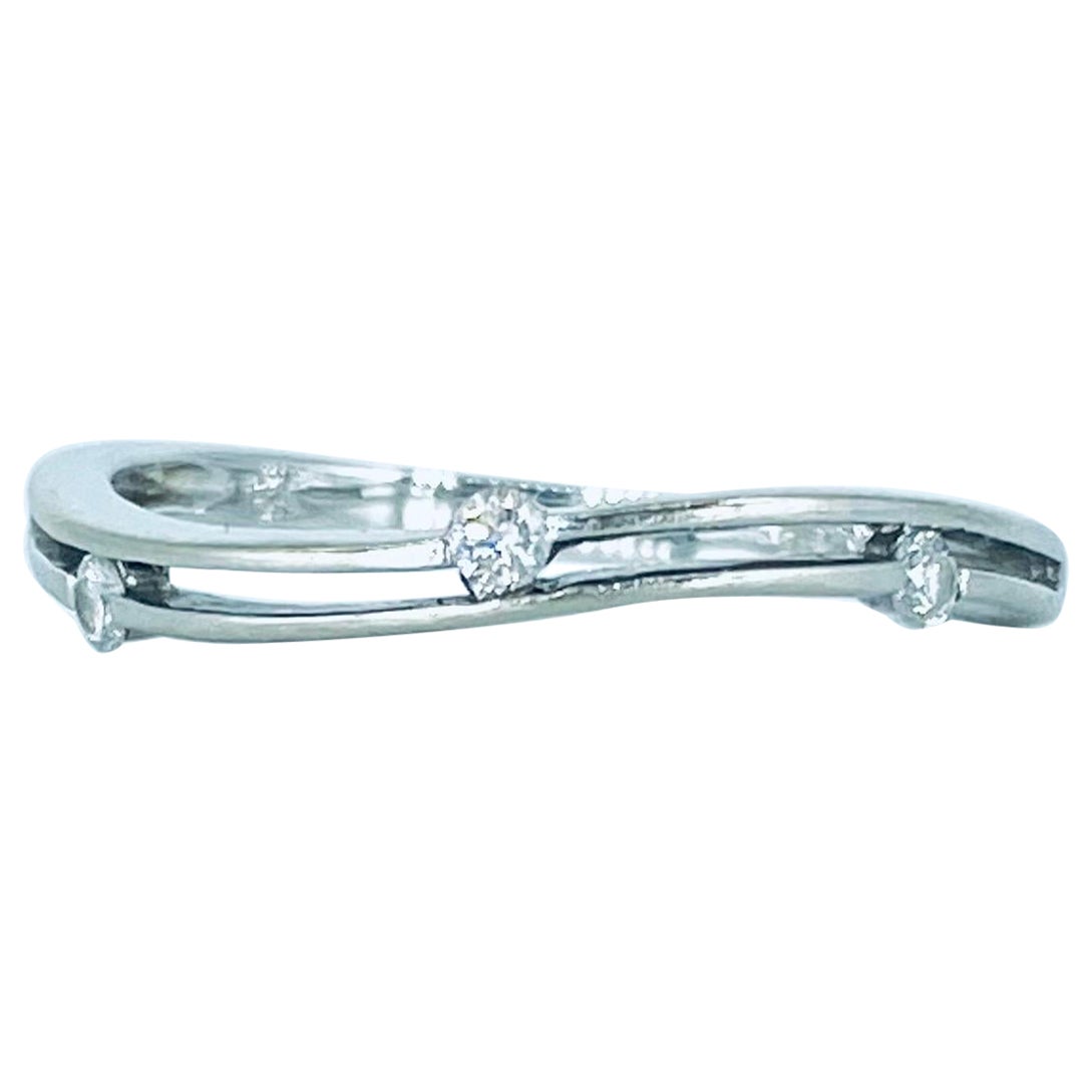 Vintage Three-Stone Designer 0.075 Carat Diamond 18k White Gold Bang Ring