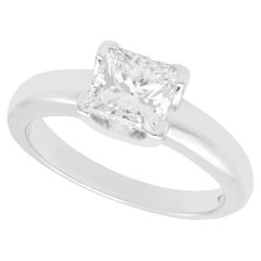 Bague solitaire contemporaine en platine et diamant de 1,52 carat