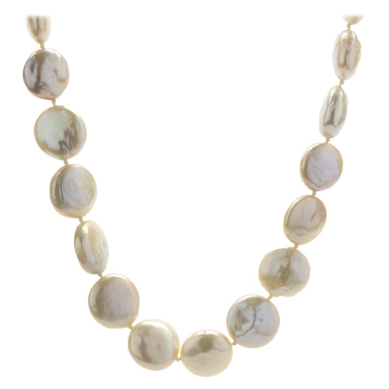 14 Karat Yellow Gold Mother of Pearl Disc Necklace For Sale at 1stDibs