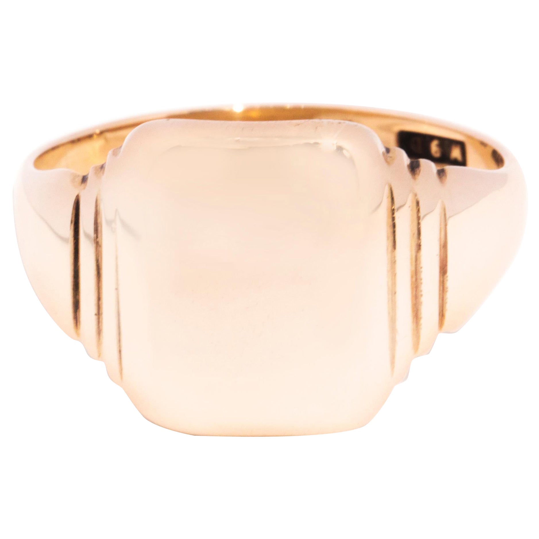 Circa 1970s 9 Carat Rose Gold Mens Rectangle Shaped Unengraved Signet Ring For Sale